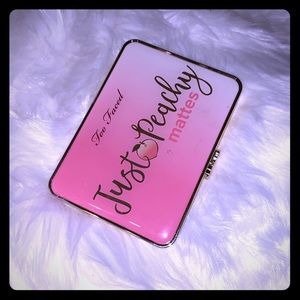 Too faced just peachy mattes eyeshadow palette